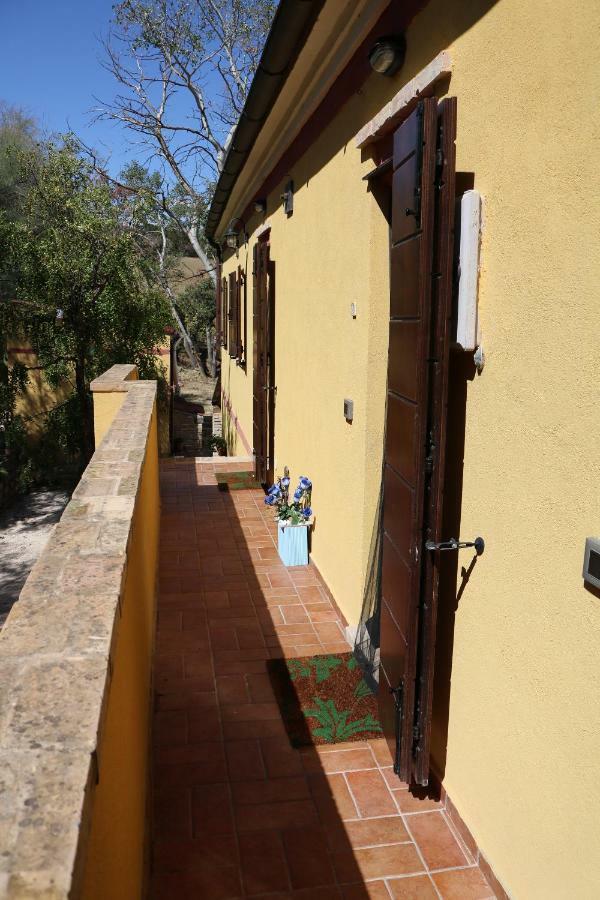 Agriturismo Fattoria Del Colle ليسي المظهر الخارجي الصورة