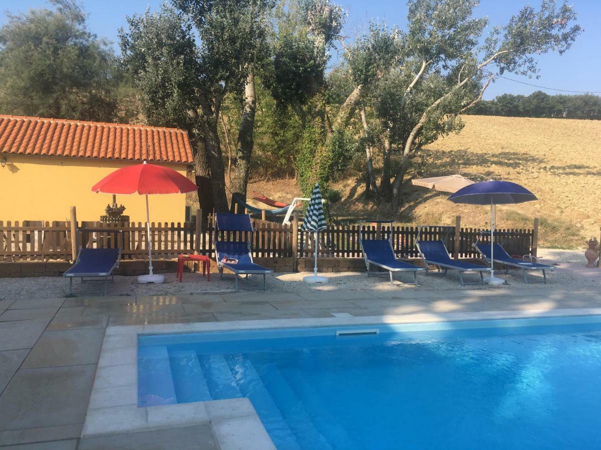 Agriturismo Fattoria Del Colle ليسي المظهر الخارجي الصورة
